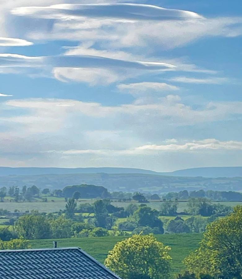 Ribble Valley Lodge Retreat Gisburn Extérieur photo